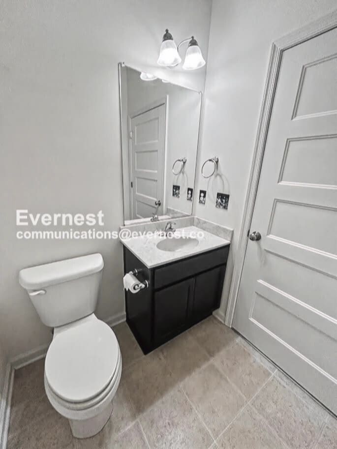 Building Photo - 102 Ridgeway St