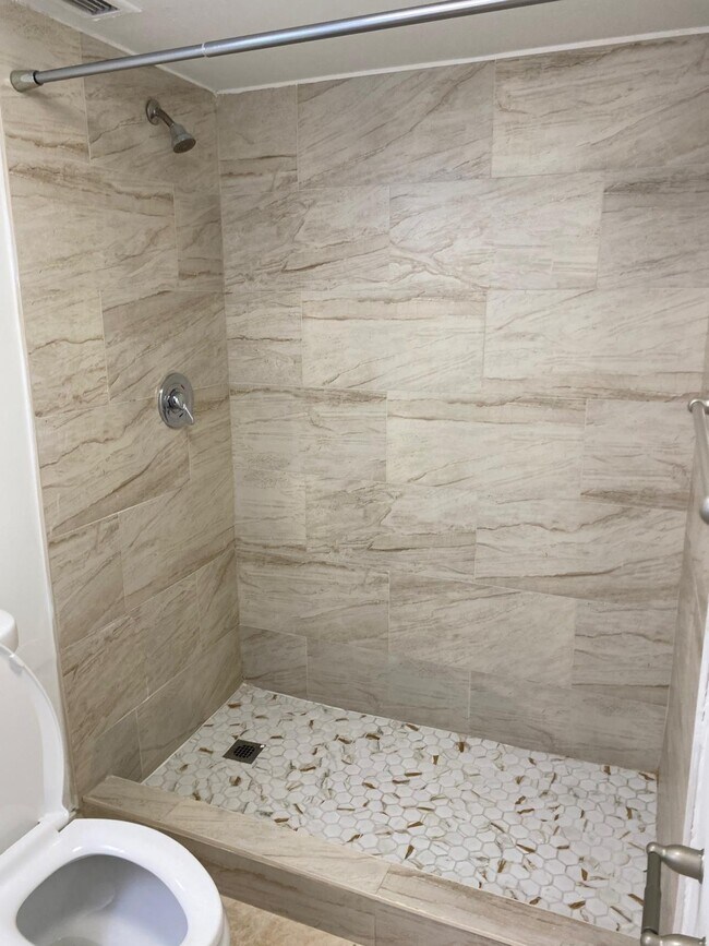 Building Photo - 9143 SW 77th Ave