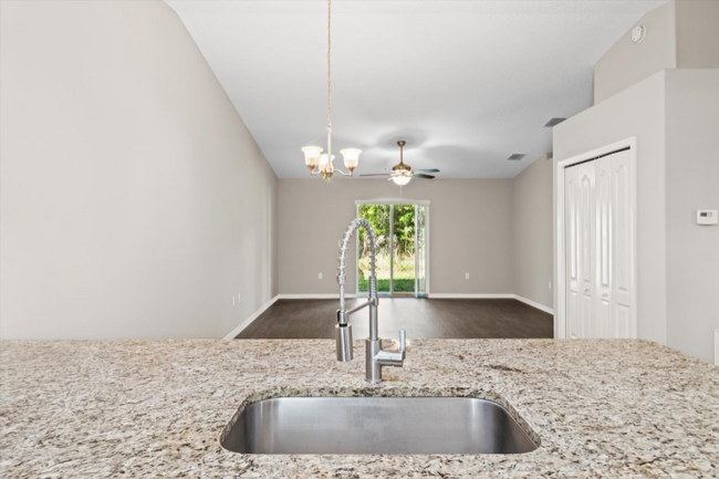 Building Photo - 9276 N Mendoza Way