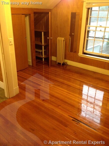 Building Photo - 26 Dover St