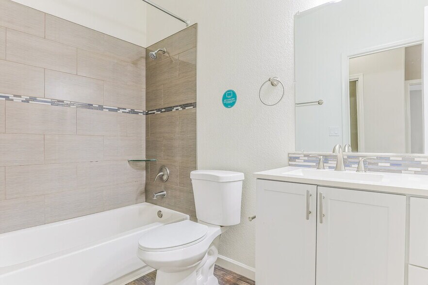 Building Photo - 326 N 103rd Pl