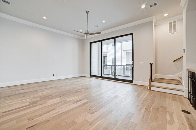 Building Photo - 2218C Lou Ellen Ln