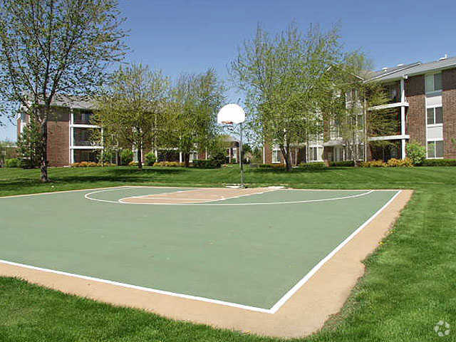 Basketball Court - Mallard Ridge