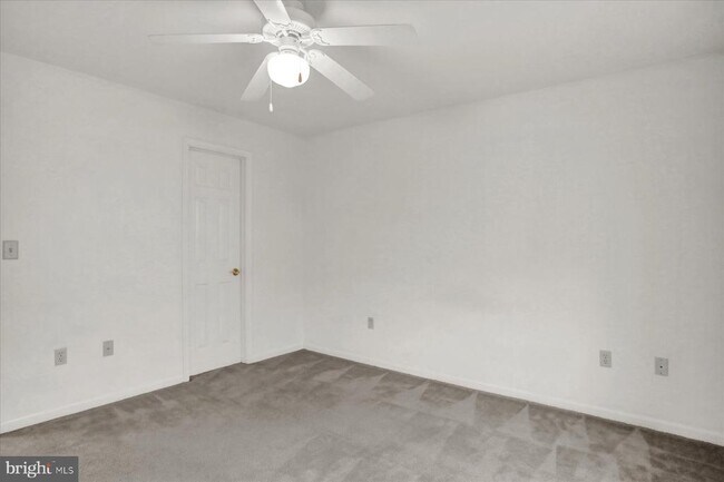Building Photo - 119 Oriole Ct