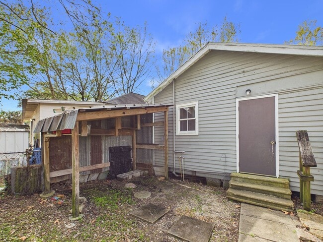 Building Photo - 1 Bed, 1 Bath Cottage Near UL!