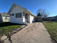 Building Photo - 2 Bedroom house with 1 car detached garage $825 per month