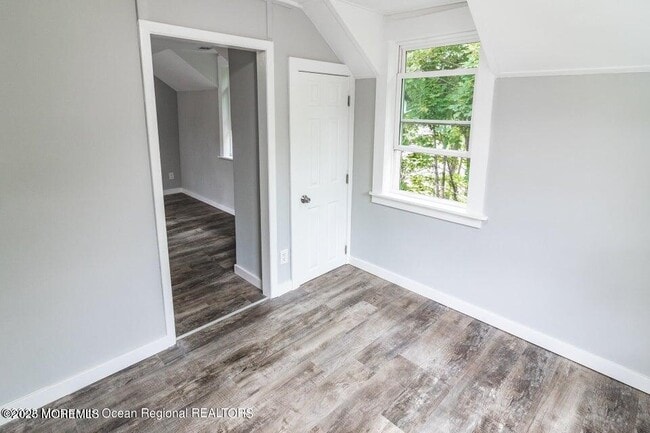 Building Photo - 306 Henley Ave