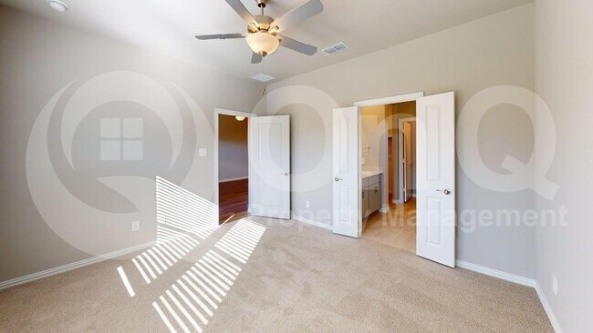 Building Photo - 505 Blanton St