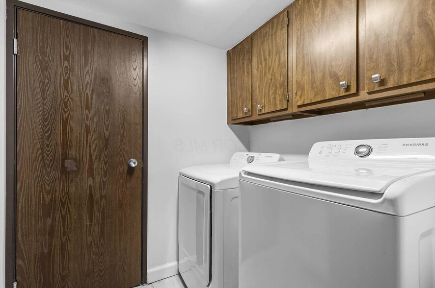 Laundry room - 3480 Ostrander Rd
