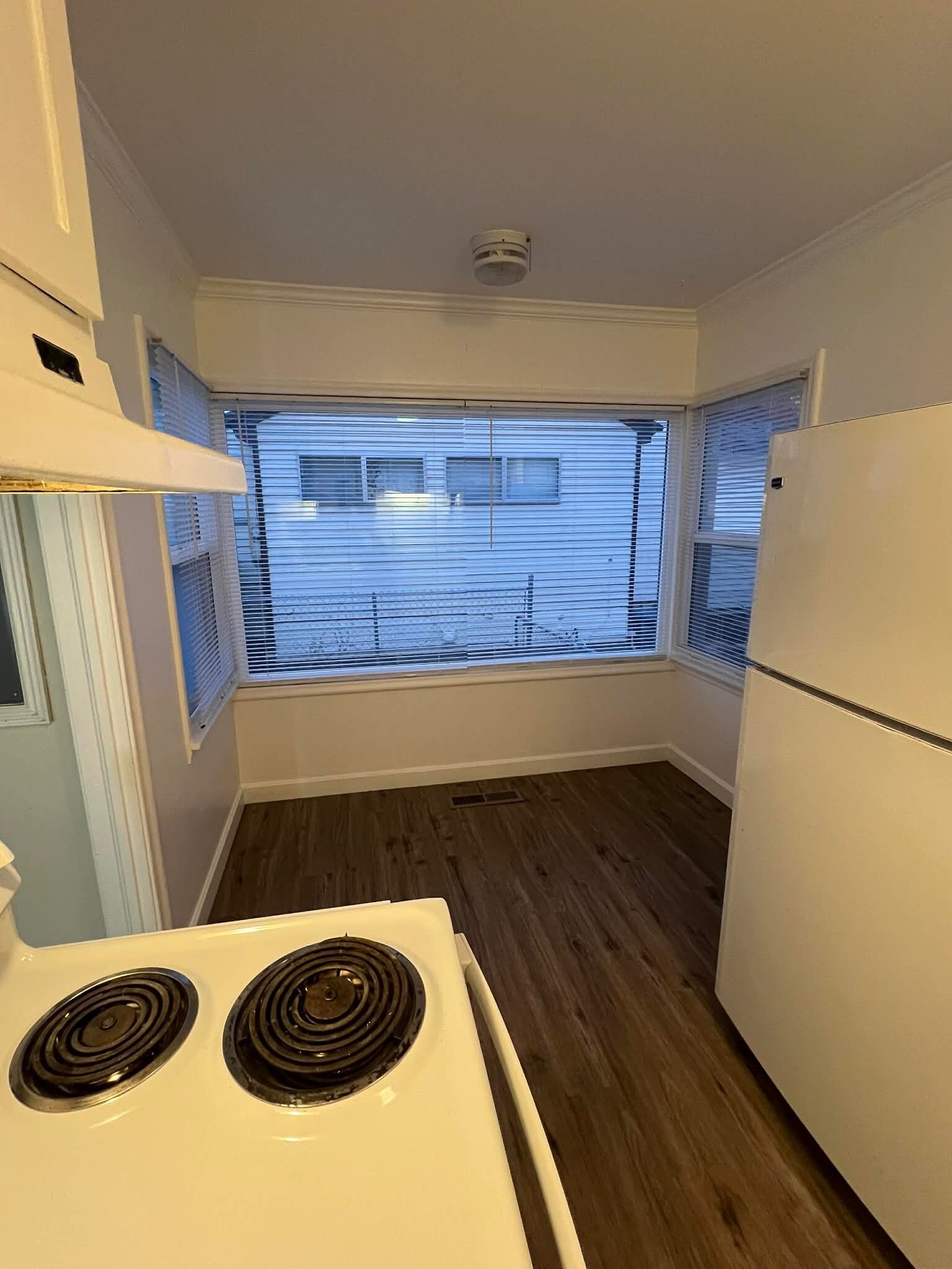 Kitchen Nook - 196 S 1000 E