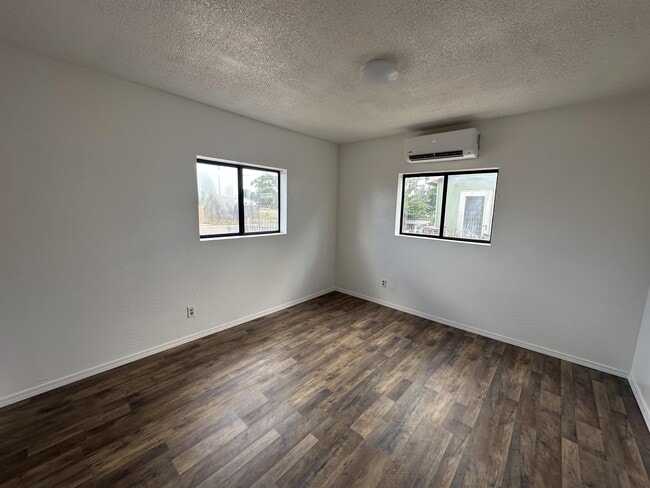 Building Photo - 1601 8th St
