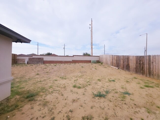 Building Photo - 2206 Durazno Ct