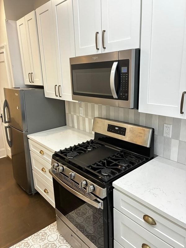 Building Photo - 2738 Riverside Ave