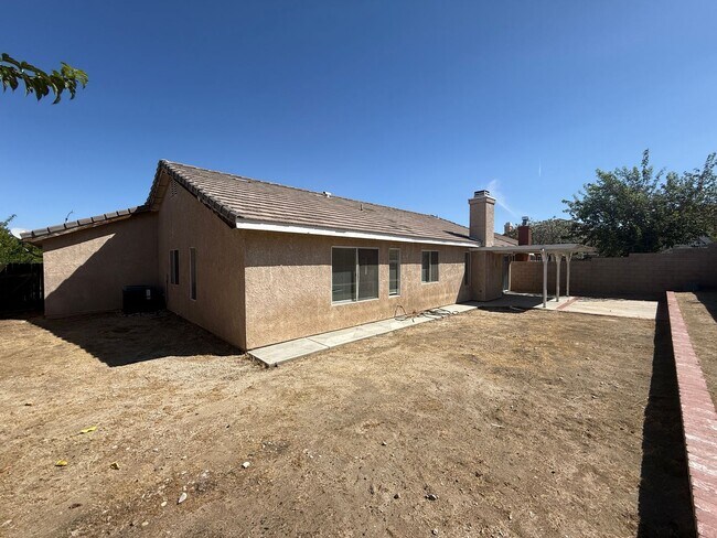 Building Photo - 6124 Malaga Ct