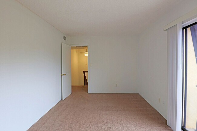 Building Photo - Parkwoods 12351-2