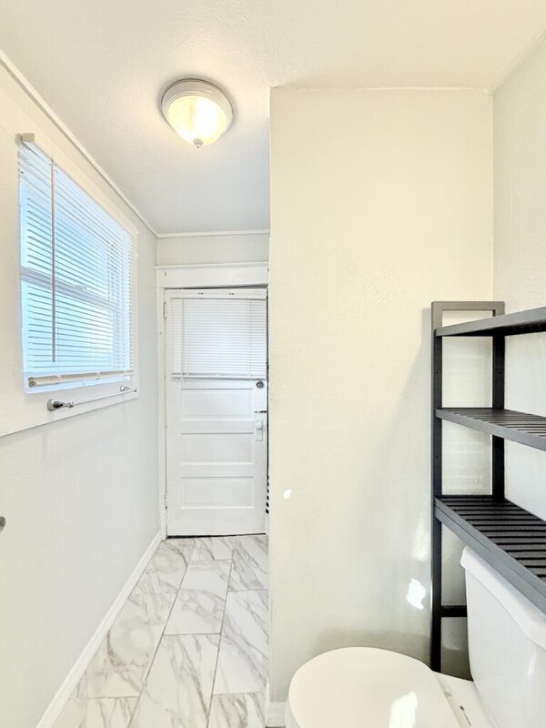 Building Photo - 501 53rd St S