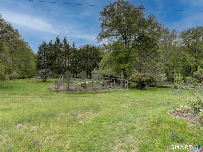Building Photo - 384 Woodland Rd