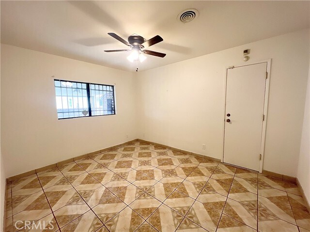 Building Photo - 503 N California Ave