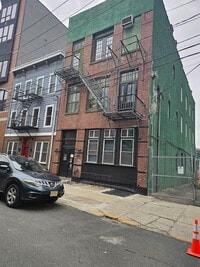 Building Photo - 196 Morgan St
