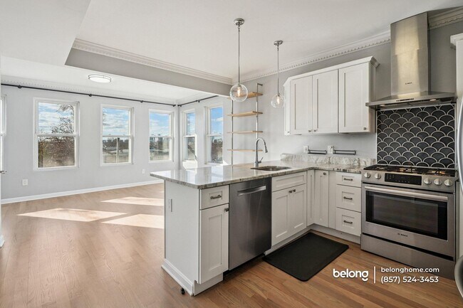 Building Photo - 77 Byron St