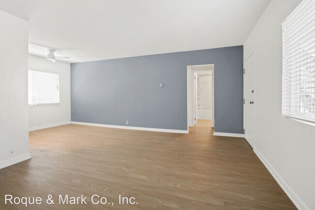 Building Photo - 1 br, 1 bath Apartment - 117 Strand Street...
