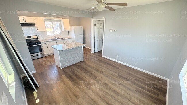 Building Photo - 303 El Tejon Ave