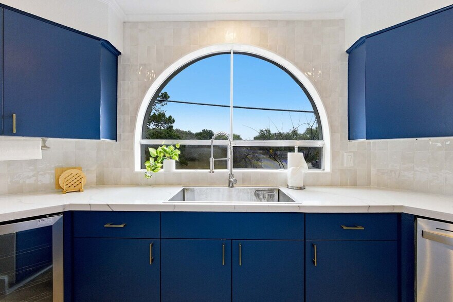 Building Photo - 7621 North Songbird-SI ID1501425P