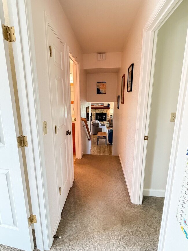 Building Photo - 6841 Crooked Tree Dr