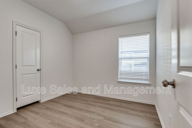 Building Photo - 11613 Mackenzie Wy