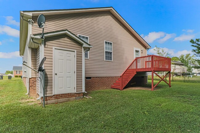 Building Photo - *ADORABLE 3 BR, 2BA HOME FOR RENT IN GOLDS...