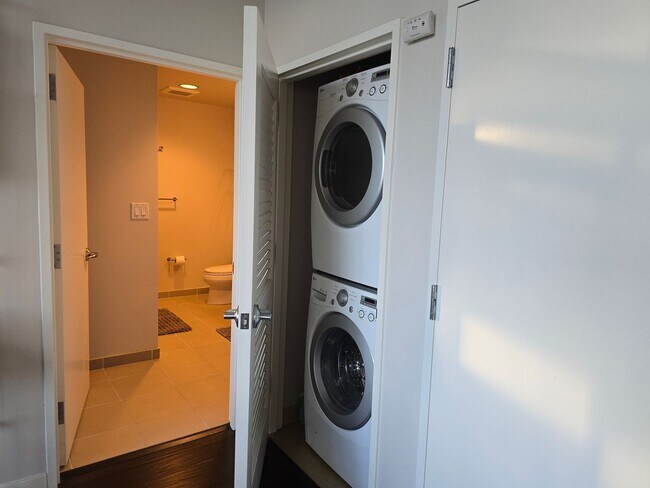 Building Photo - Luxury 14th Floor Studio at Axis in Downtown San Jose