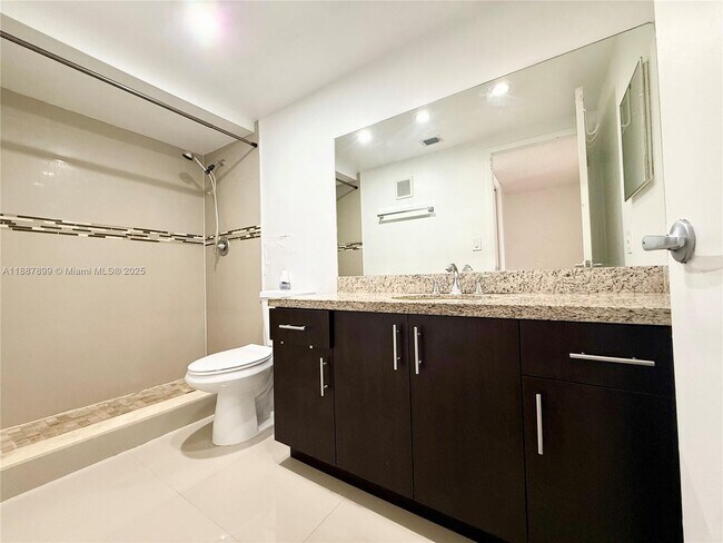 Building Photo - 9301 SW 92nd Ave