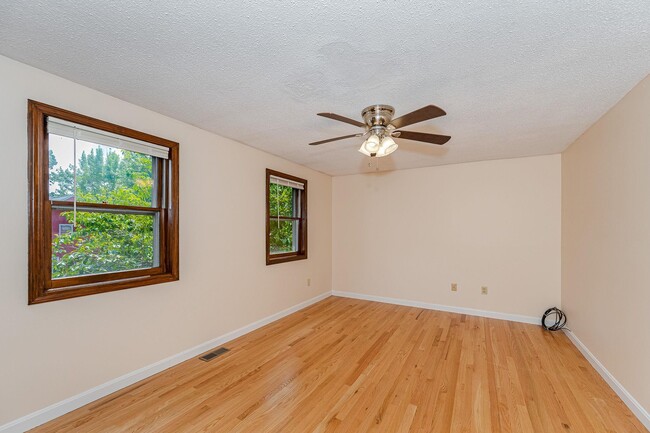 Building Photo - 44 Gillis St