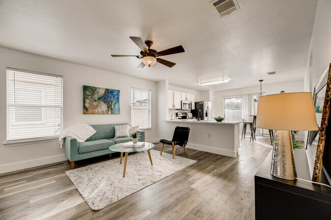 Building Photo - 1604 Anise Dr