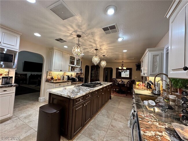 Building Photo - 7258 Loma Alta Cir