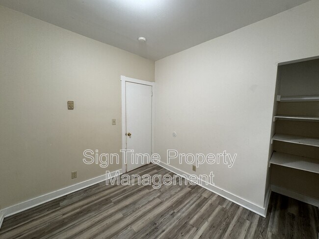 Building Photo - 40 E Washington St