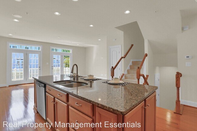 Building Photo - 4 br, 3.5 bath House - 8642 Westford Road
