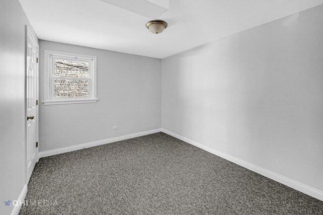 Building Photo - 135 Custer Ave