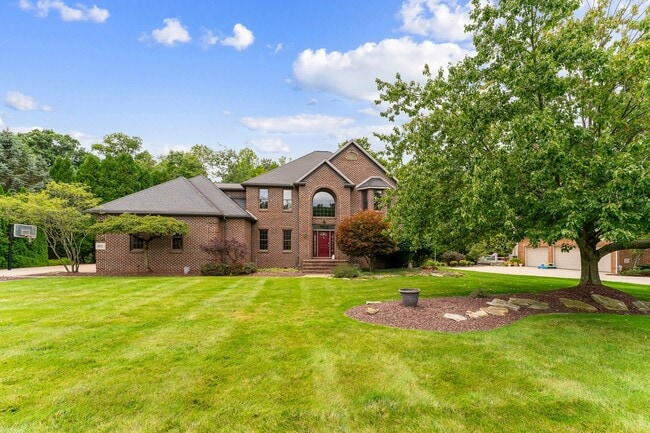 Building Photo - 652 Saddlebrook Dr