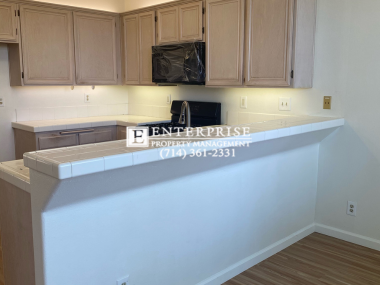 Building Photo - Spacious Townhome in Crown Villas Communit...