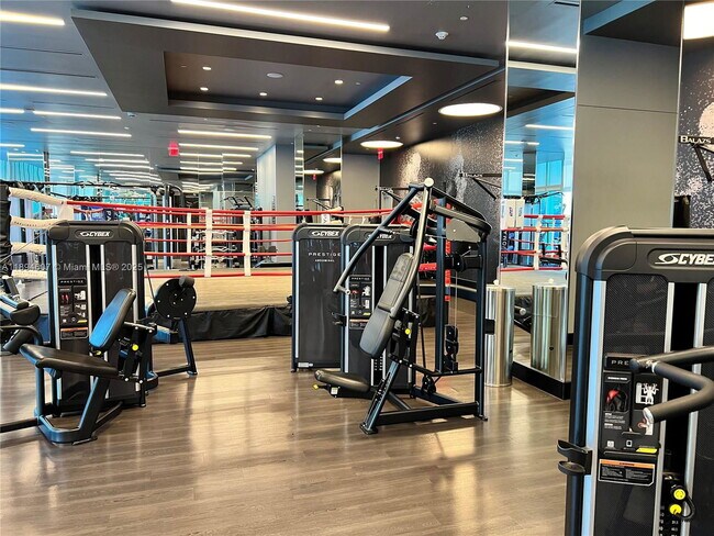 Building Photo - 851 NE 1st Ave