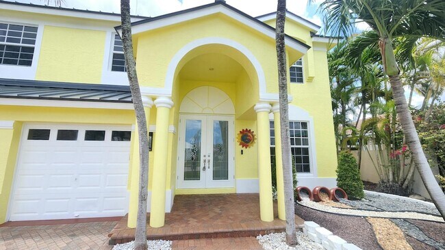 Building Photo - 1851 Corsica Dr