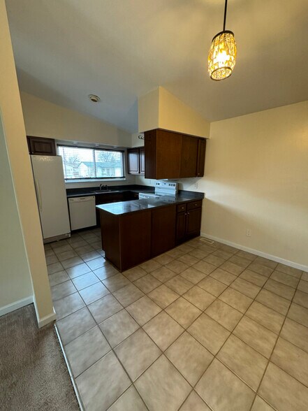 Building Photo - 41481 Cumberland Dr