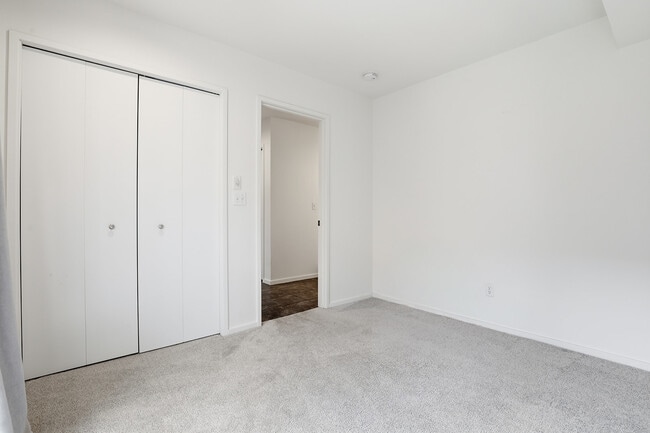 Building Photo - 619 Federal Ave E