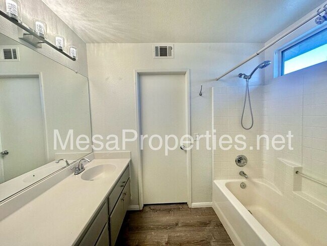 Building Photo - 14747 Carter Rd