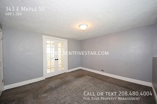 Building Photo - 343 E Maple St