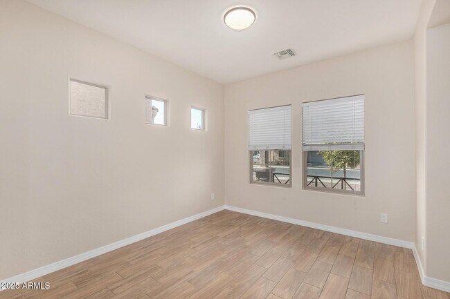 Building Photo - 11137 E Sonrisa Ave
