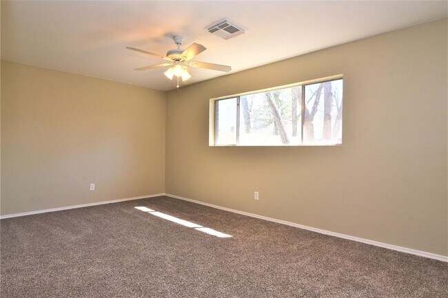 Building Photo - 3907 Almington Ln