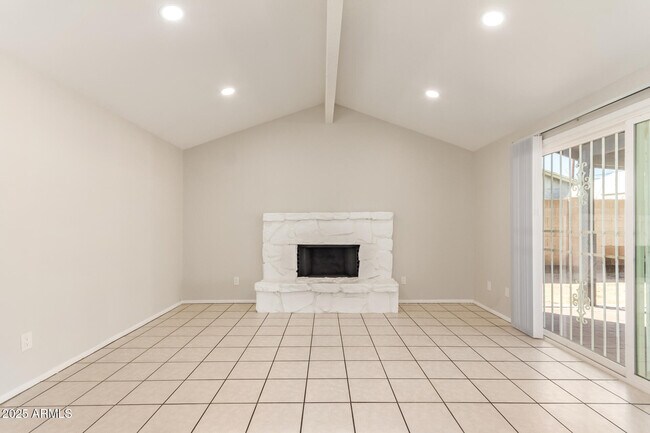 Building Photo - 1754 E Alta Vista Rd