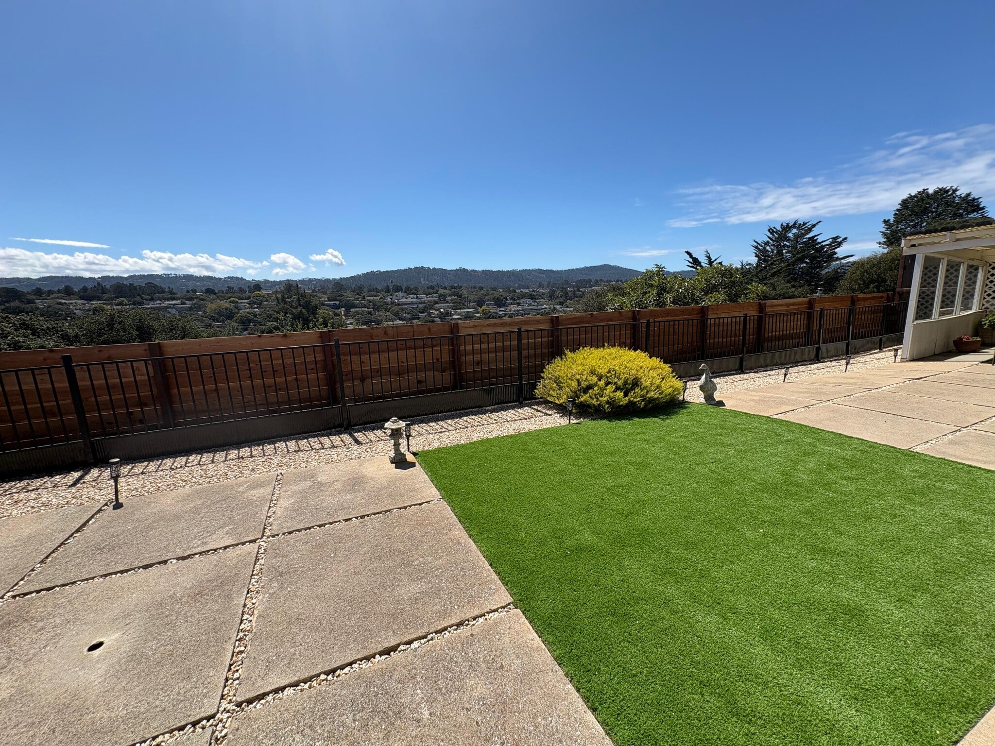 Building Photo - 1000 Portola Dr